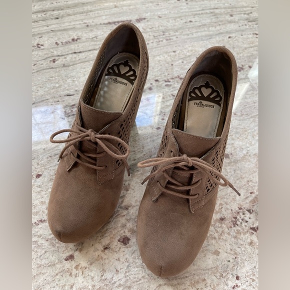 Fergalicious Dade Wedge Suede Platform Bootie size 9.5 - Picture 5 of 8